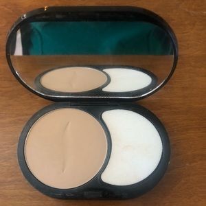 Sephora mattifying compact foundation 25 beige